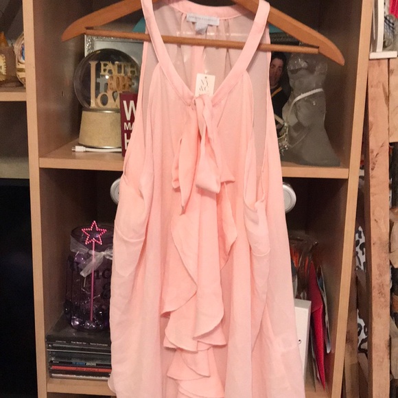 New York & Company Tops - ❤️ Bow chiffon top